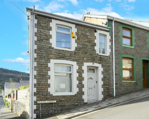 Abercwmboi House | Poet's Cottage Wonderful Cottage In The Welsh Valleys by StayStaycations