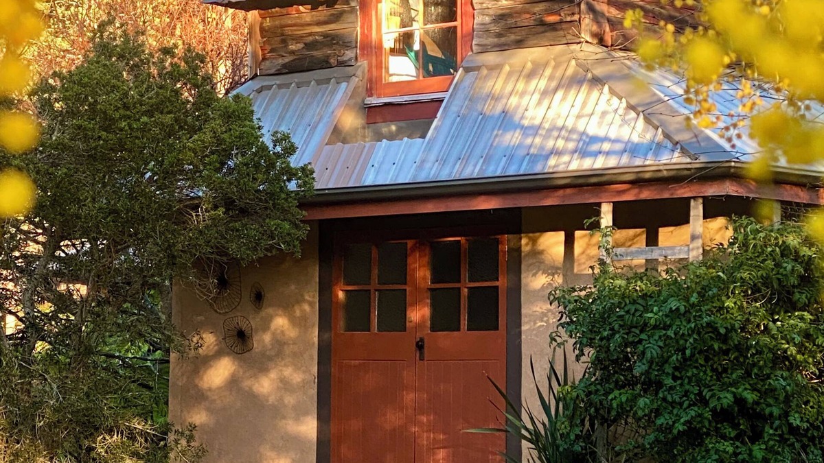 Sandfly Cottage | Poet's Ode - featuring the Donkey Shed Movie Theatre