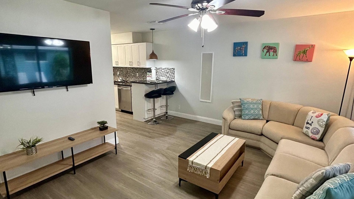 Lauderdale-by-the-Sea Apartment | Poinciana LLC