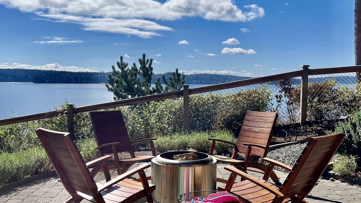 Poulsbo Apartment | Point Bolin Guesthouse with Expansive Water Views