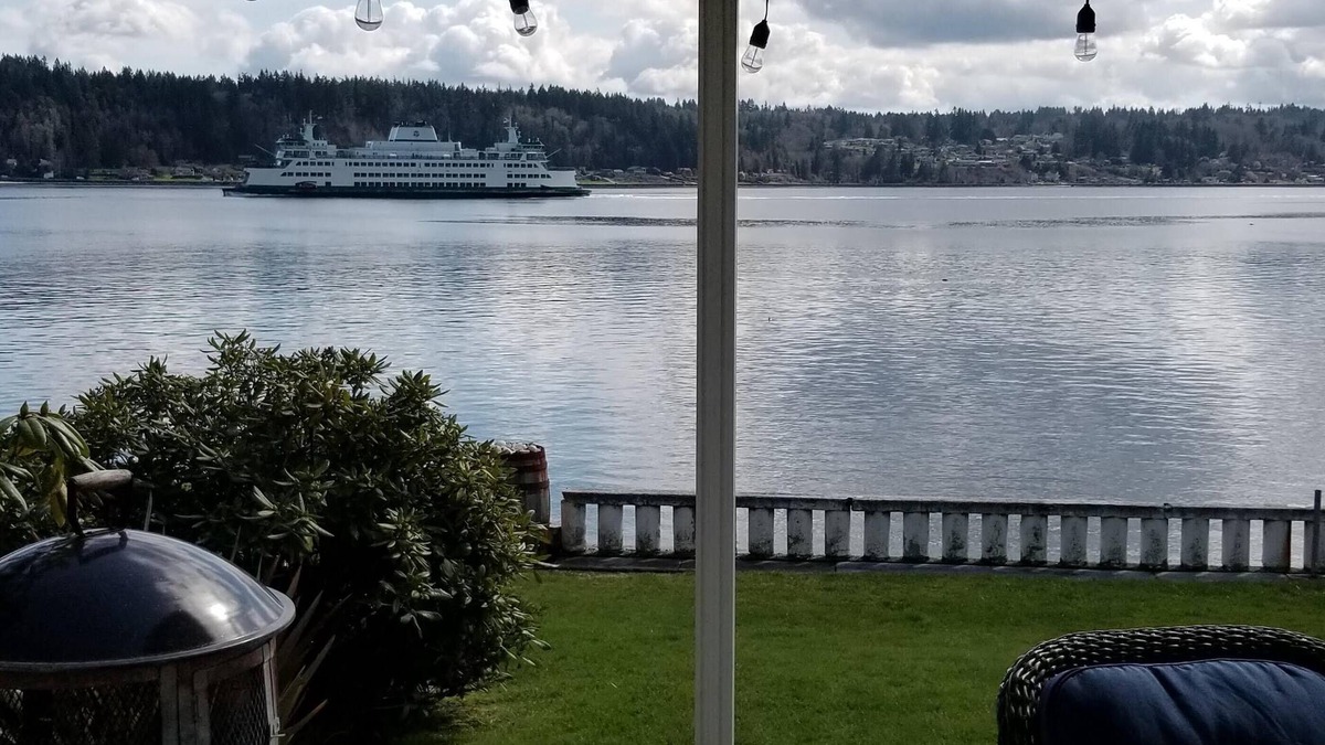 Bremerton Cottage | Point Herron Cottage in Manette