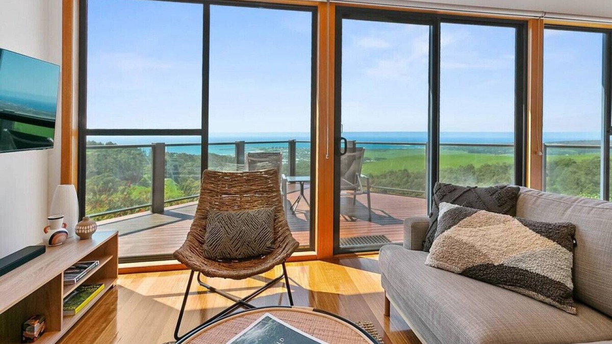 Apollo Bay Villa | Point of View Villa 4 of 5 - Couples Retreat