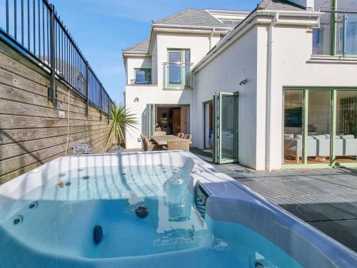 Croyde Apartment | Point View - Award Winning Apartments with Private Hot Tub & Parking