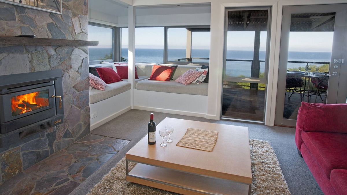Wongarra Cottage | Points South from the sea on Great Ocean Rd