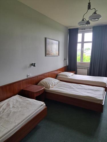 Tomaszow Mazowiecki Apartment | Pokoj trzyosobowy osobne łóżka Quick Check In