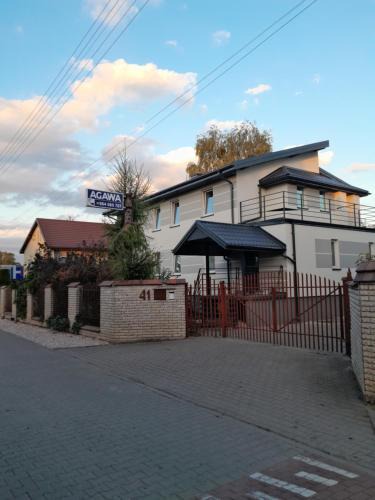 Lomianki House | Pokoje Gościnne Agawa