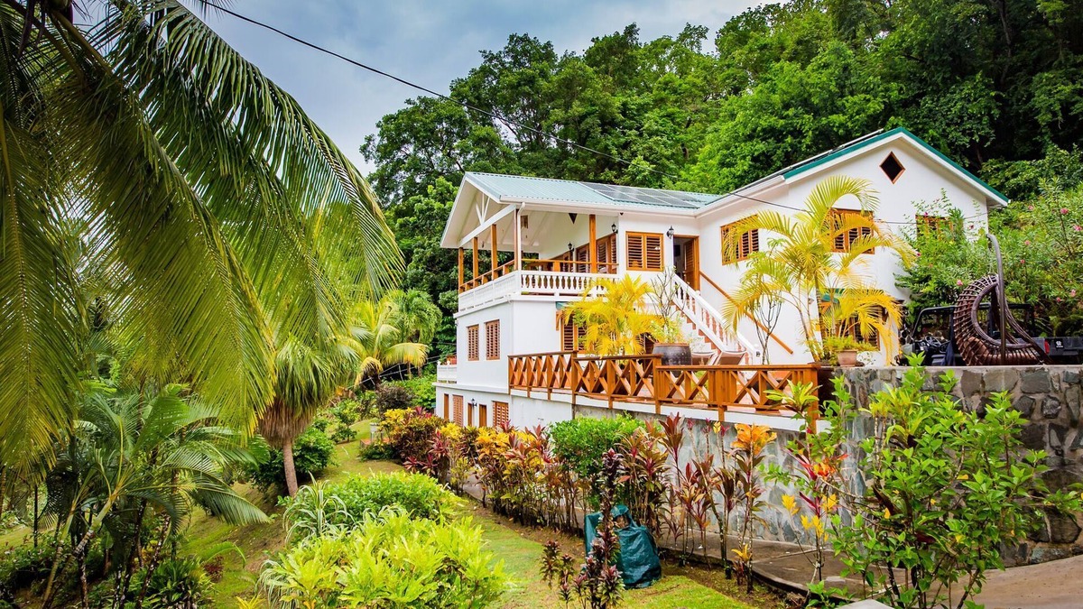 Marigot Bay Villa | Polaris ATV buggy included in rental! Magnificent Sea views & Beach 2 mins away