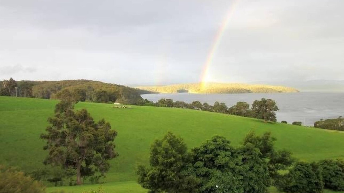 Mallacoota Apartment | Polehouse Mudbrick Units 2br