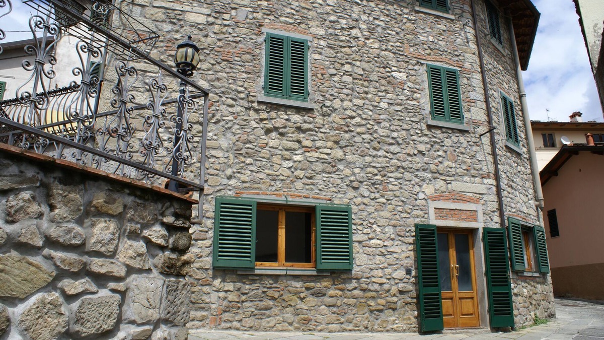 San Marcello Piteglio House | Poli Bolzoni House in Historic Center