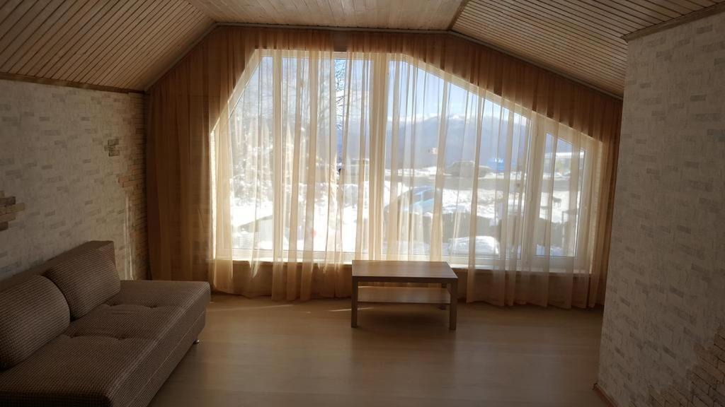 Mezmay Hotel | Polianka Niezhnaia