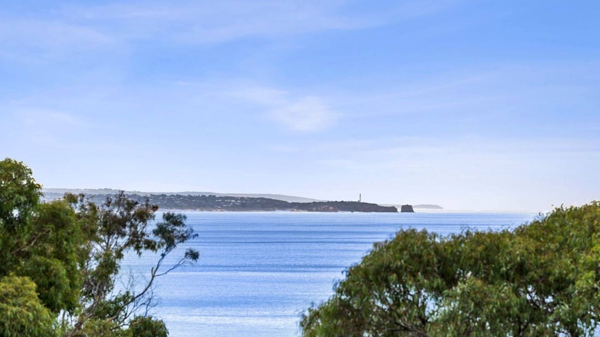 Lorne House | Polwarth Oceanview Cottage
