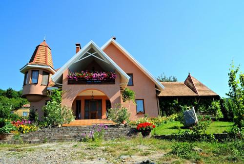 Transcarpathia House | Polychko Winehouse