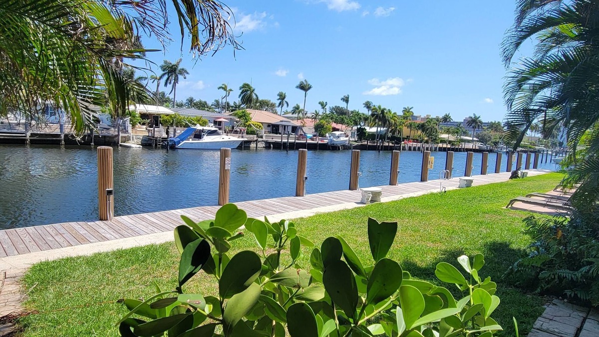 Santa Barbara Estates Condo | Pompano Holiday Gem