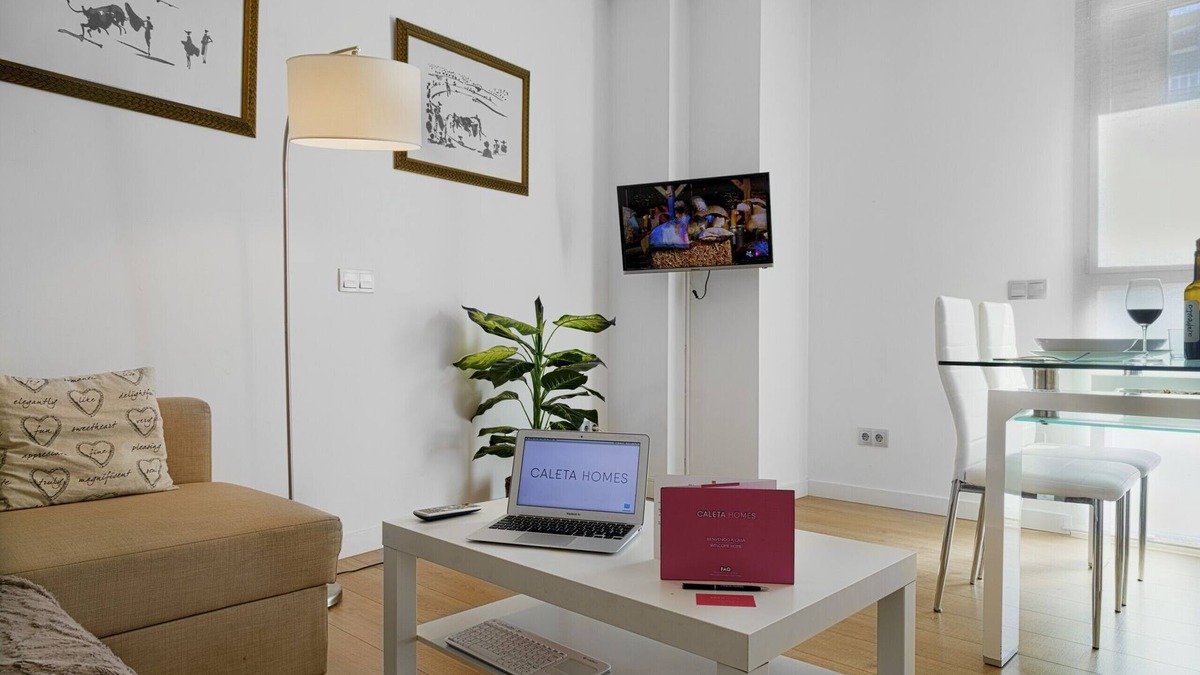 La Malagueta Apartment | Pompidou Superior 4B
