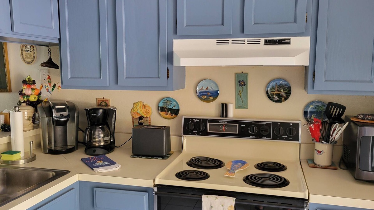 Oldsmar Condo | Pond front groundfloor 2/2 condo