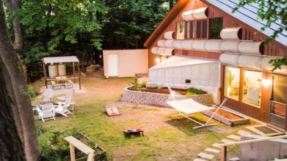 Merrimack House | Pond-Front Passive Solar Architectural House