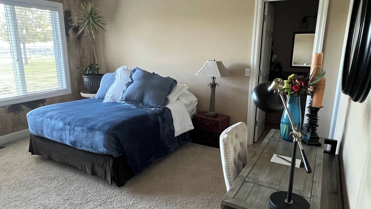 Selah House | Pond Suite at Chateau Valhalla