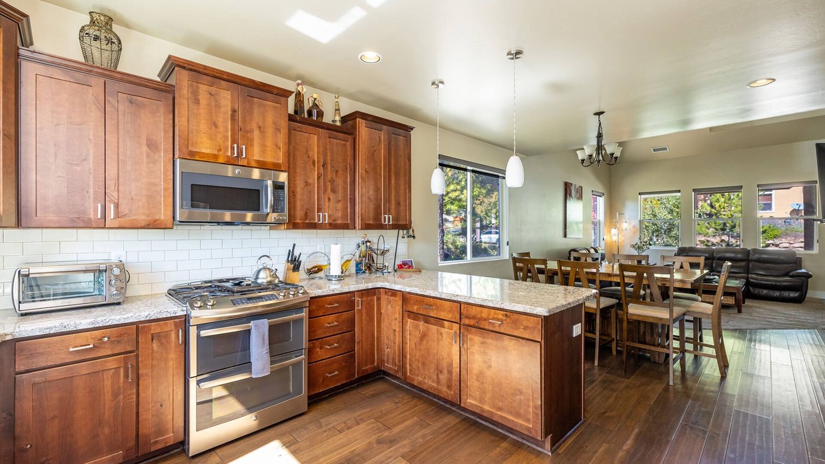 Ponderosa Trails House | Ponderosa Heights Retreat - Large 5+ bedroom home with AC!