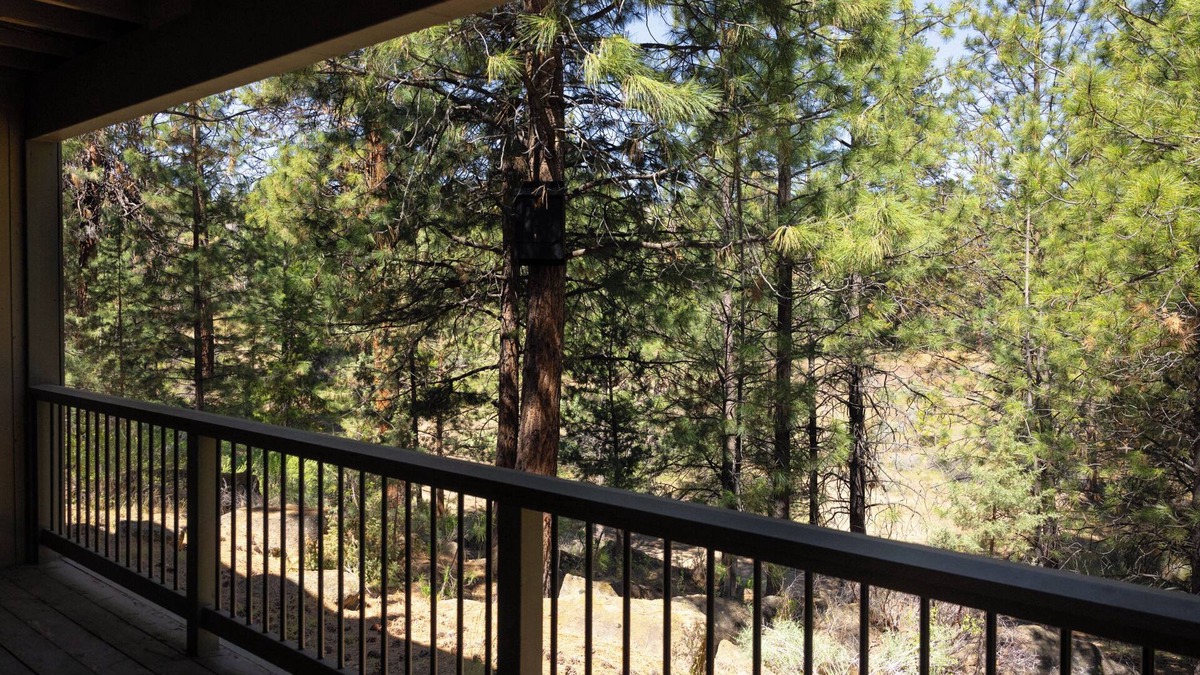 Century West Condo | Ponderosa Vista – Mount Bachelor Resort Condo for 4! Tons of Perks