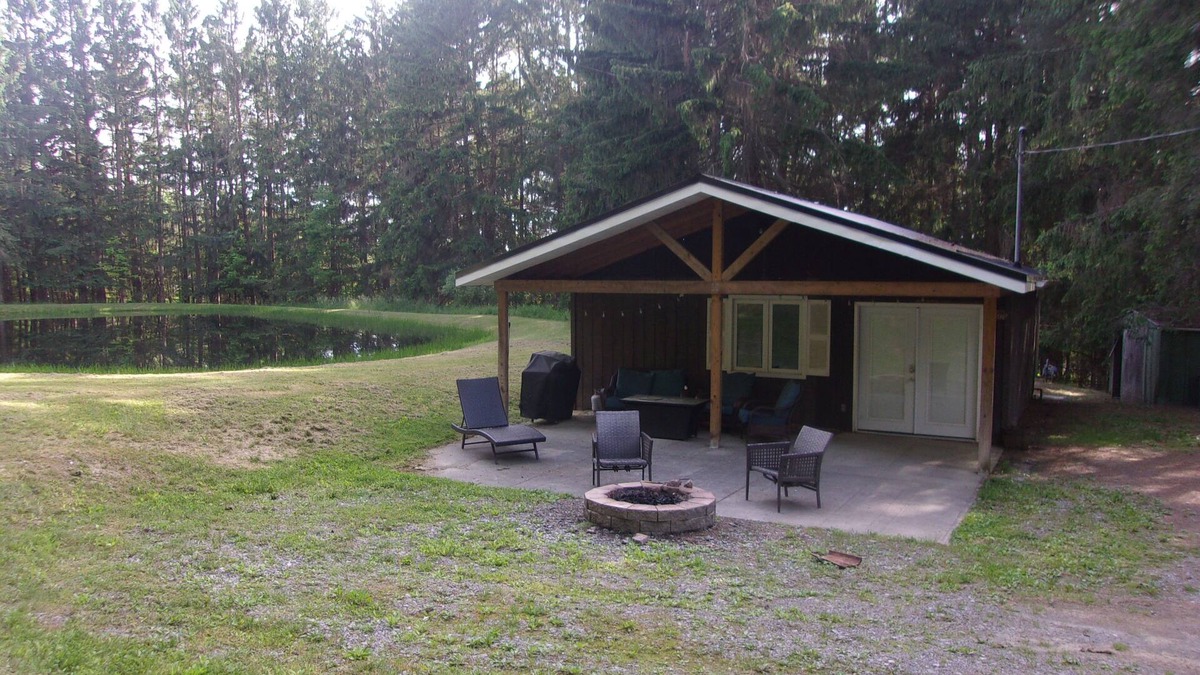 Hornell Cabin | Pondside Hideaway