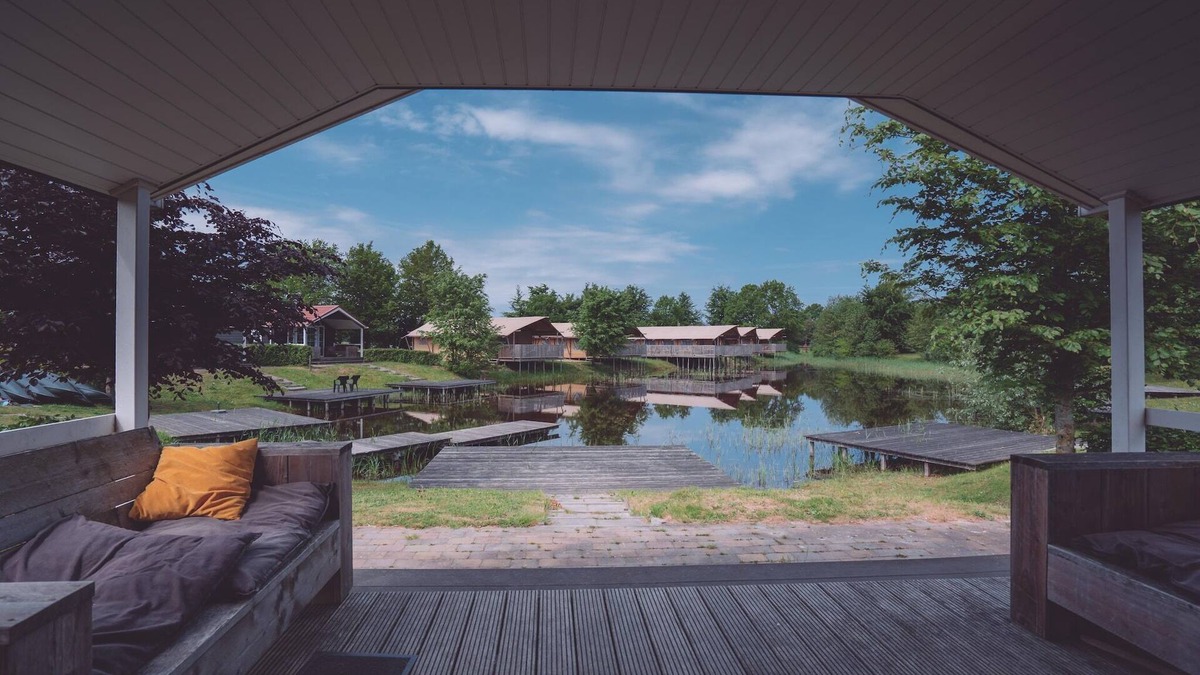 Bant Ski Chalet | Pondside Stay w/Kitchen