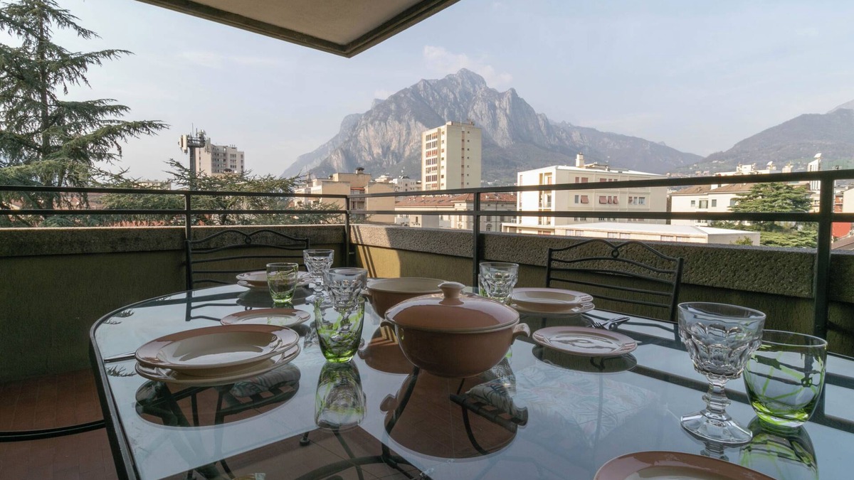 Lecco Apartment | Ponte Vecchio Family Apartment