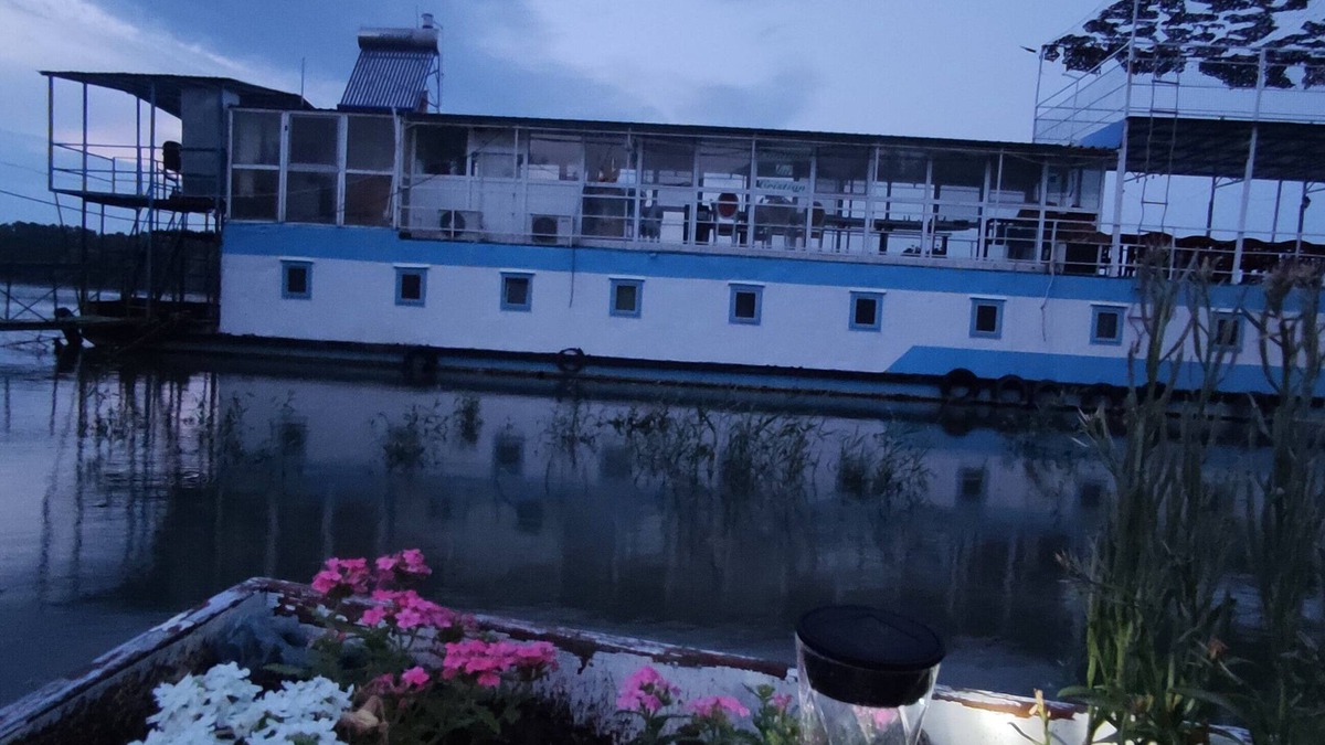 Mahmudia Boat Rental | Pontonul lui Cristian - Oaza ta de liniște și relaxare din inima Deltei Dunăriin
