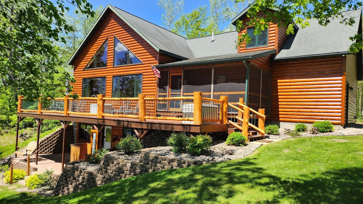 Park Rapids House | Pontoon rental available! Sat.-Sat. in the summer months.