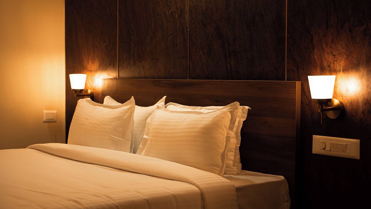 Mysore Hotel | Poojaris Niranthara Kabini