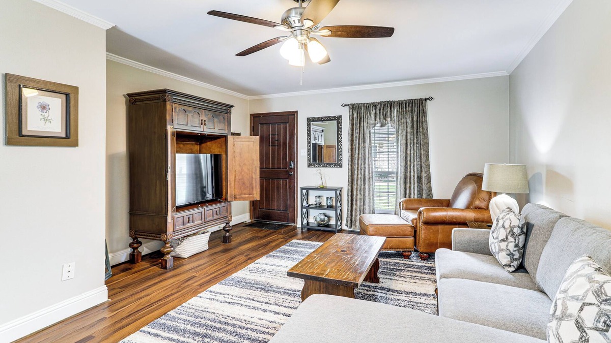 Memorial House | Pool Access: Energy Corridor Townhome in Houston!