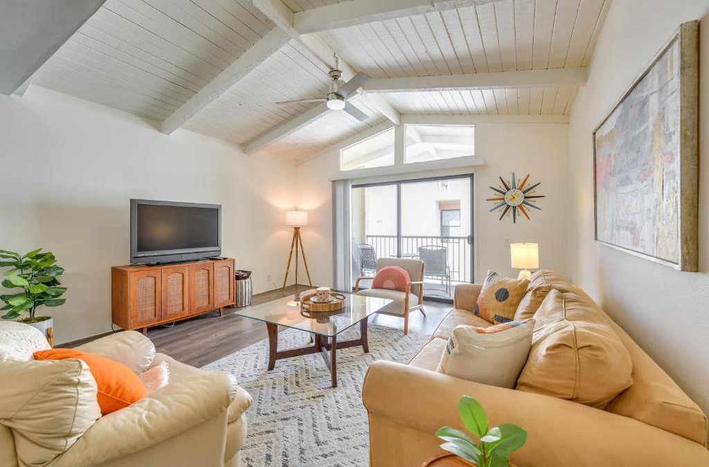 Sunrise Vista Chino Apartment | Pool Access Pet-Friendly Palm Springs Condo