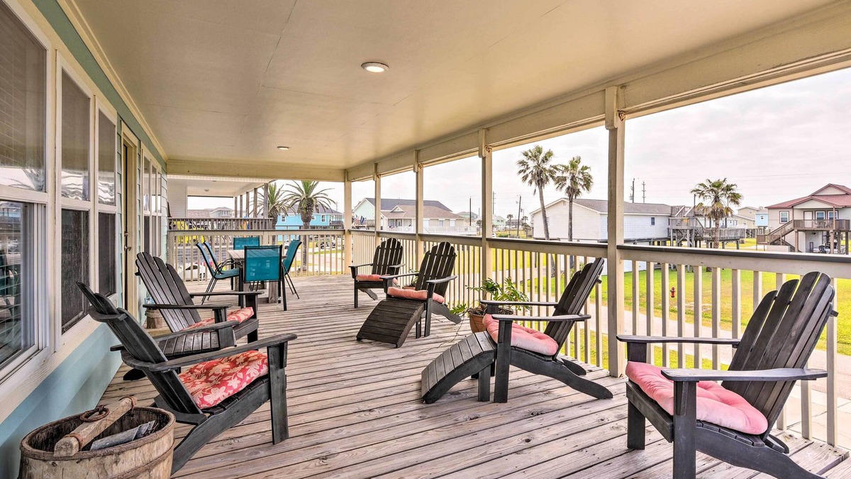 Terramar Beach House | Pool Access & Walk to Beach: Galveston Home