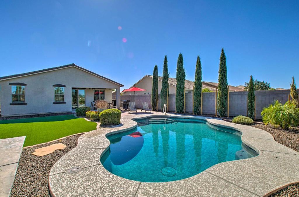 San Tan Valley House | Pool and Covered Patio San Tan Valley Home