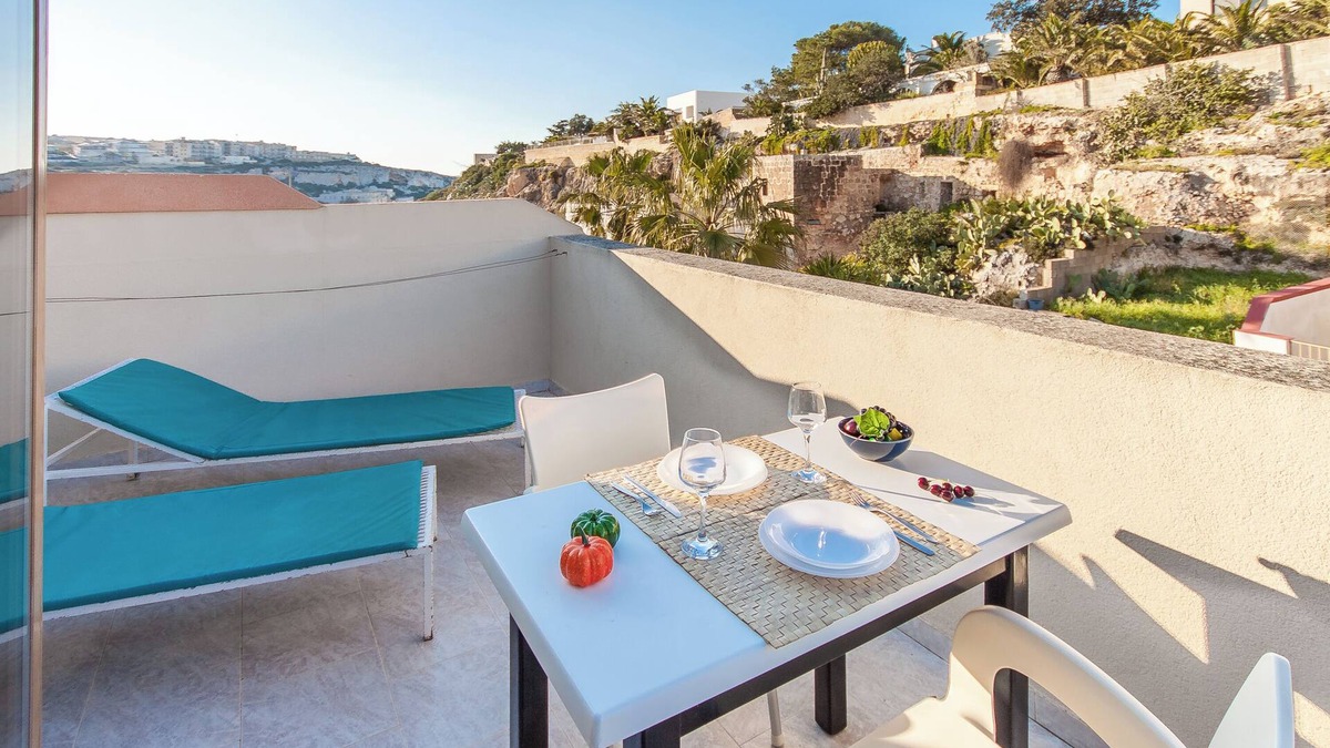 Santa Maria Estate Apartment | Pool and Sea, Penthouse Merill Apart 7, Mellieha, Malta