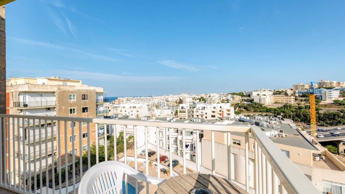 Swieqi Apartment | Pool Apartment
