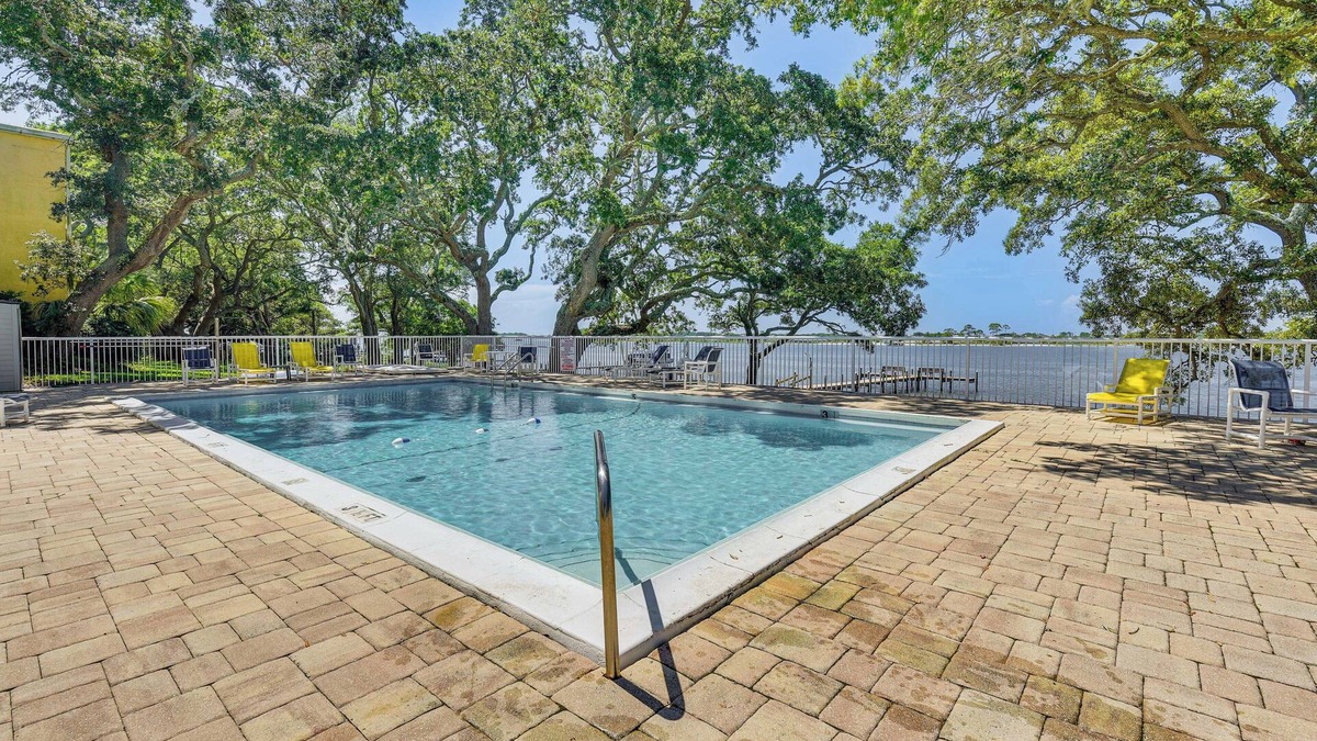 Mary Esther Condo | Pool & Beach Access: Lovely Mary Esther Condo!