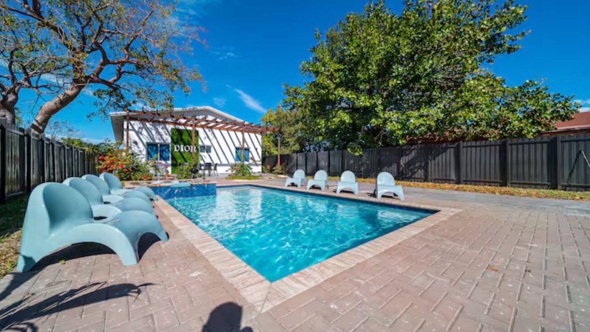 Hallandale Beach House | Pool Boutique 3 Villa by the Beach