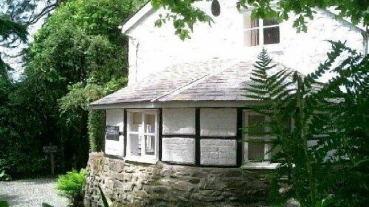 Machynlleth Cottage | Pool Cottage
