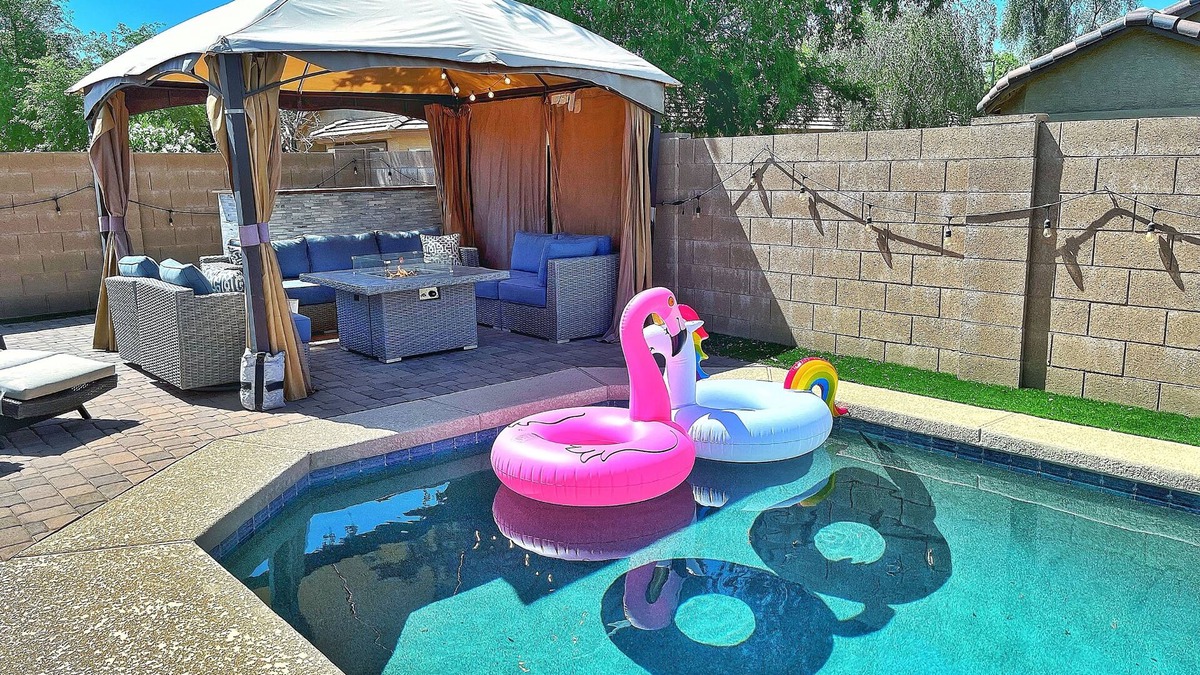 Villages At Queen Creek House | Pool & EV Charger @ Family Friendly comfy house in the heart of Queen Creek