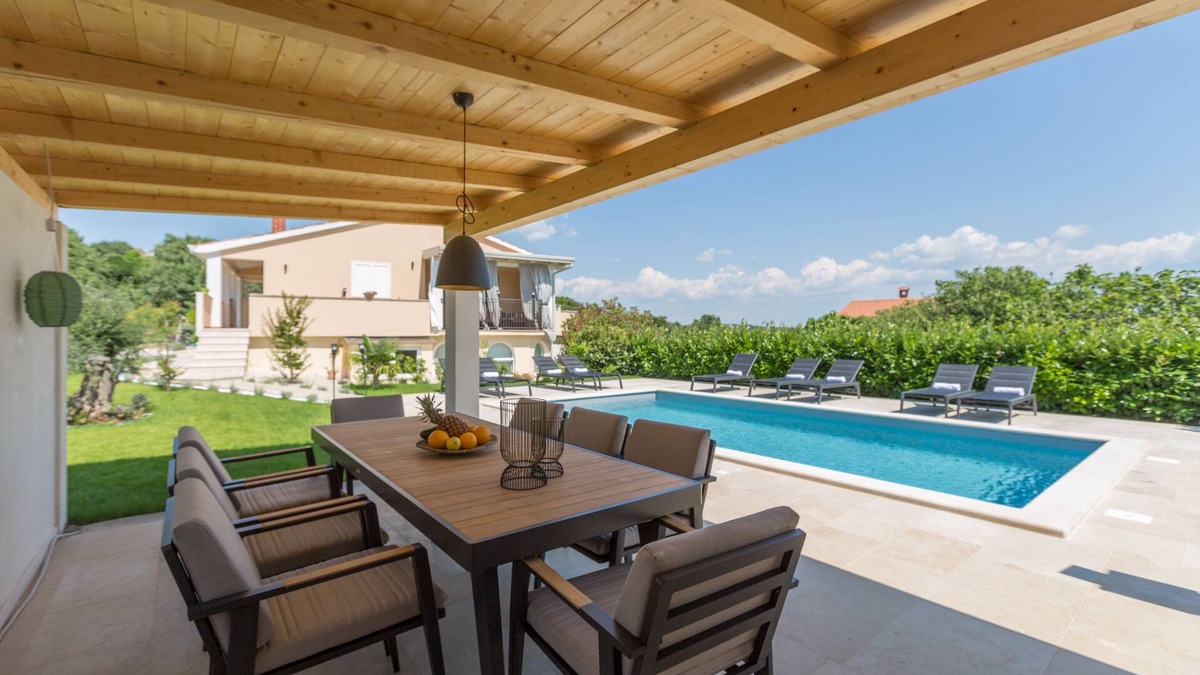 Musalez Condo | Pool, Garden, Air-conditioned, Panoramic sea view, Family-friendly