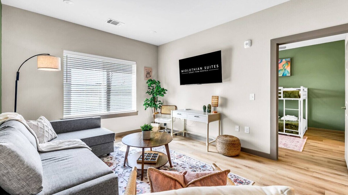Lacy-Lakeview Apartment | Pool, Gym, New Build, Mins to DT Waco & BU | TZ2