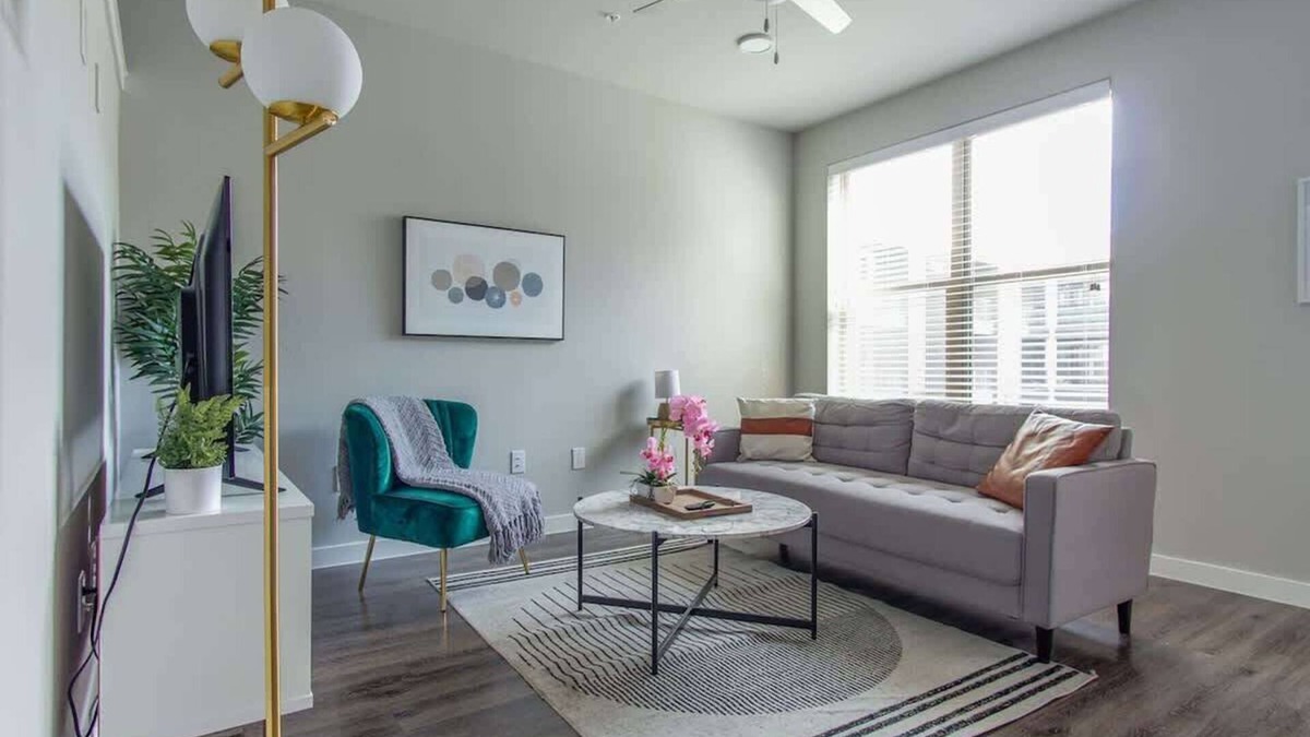 Allen Apartment | Pool + Gym + Parking 1BR King Suite C