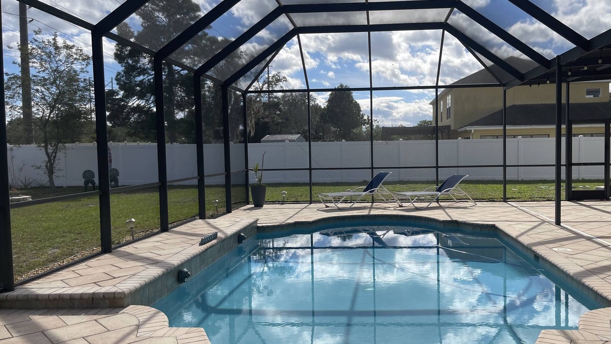 Lakeland House | Pool home in Lakeland between Orlando and Tampa! Centrally located 3BR & 3.5 BR