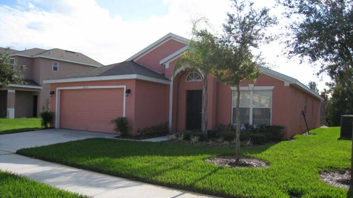 Sandy Ridge House | POOL HOME. PROMO RATES. CLOSE TO THEME PARKS + GOLF. EXTREMELY CLEAN. WIFI & BBQ