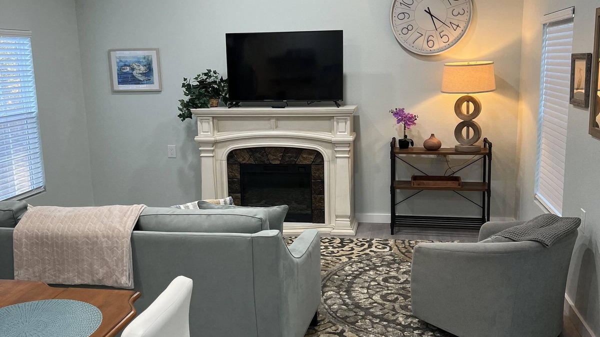 Inverness Cottage | Pool hot tub fenced pet friendly