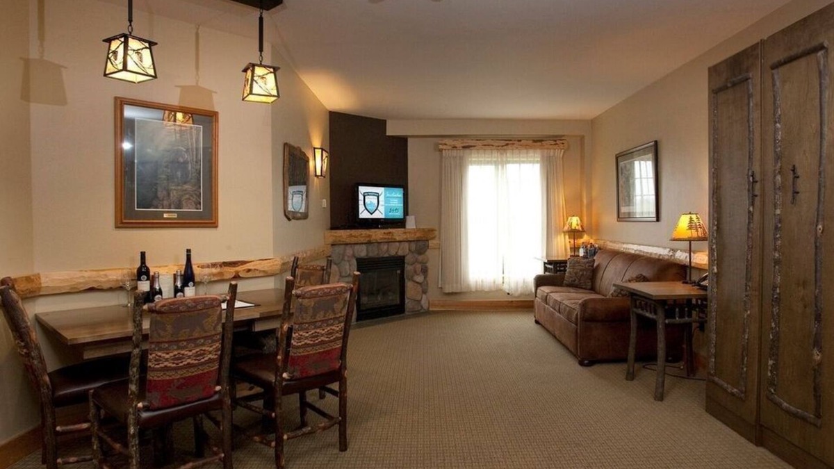 Blodgett Mills Condo | Pool, Hot Tub, Gym & Arcade | Suite + Fireplace