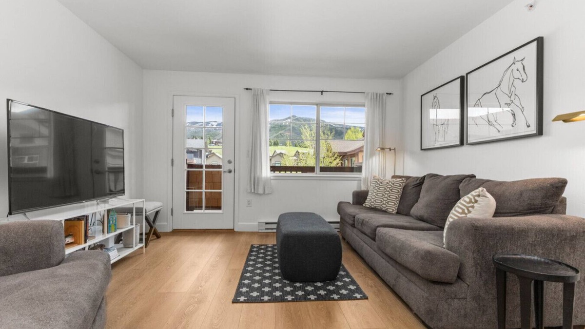 Steamboat Springs Condo | Pool&Hot Tubs|Nextdoor to Pickleball|Free Winter Shuttle