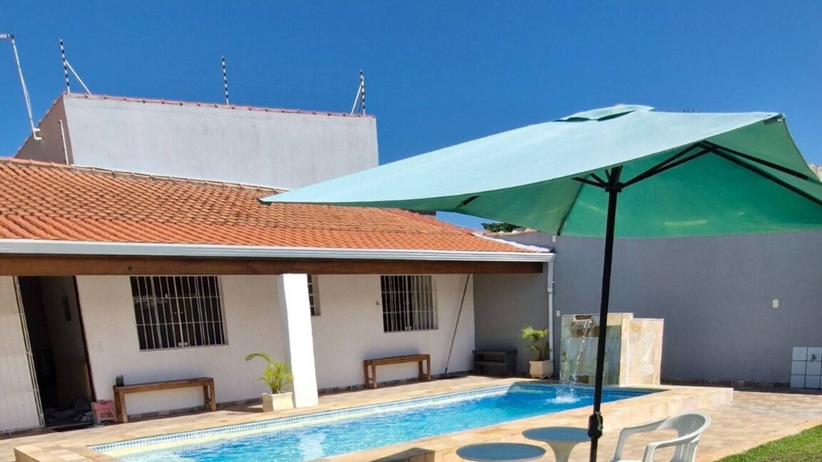 Balneario Gaivotas House | Pool house 2 minutes from the sea with large backyard