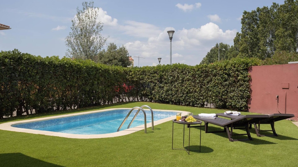 Tordera Villa | Pool house 10 minutes drive from the beach