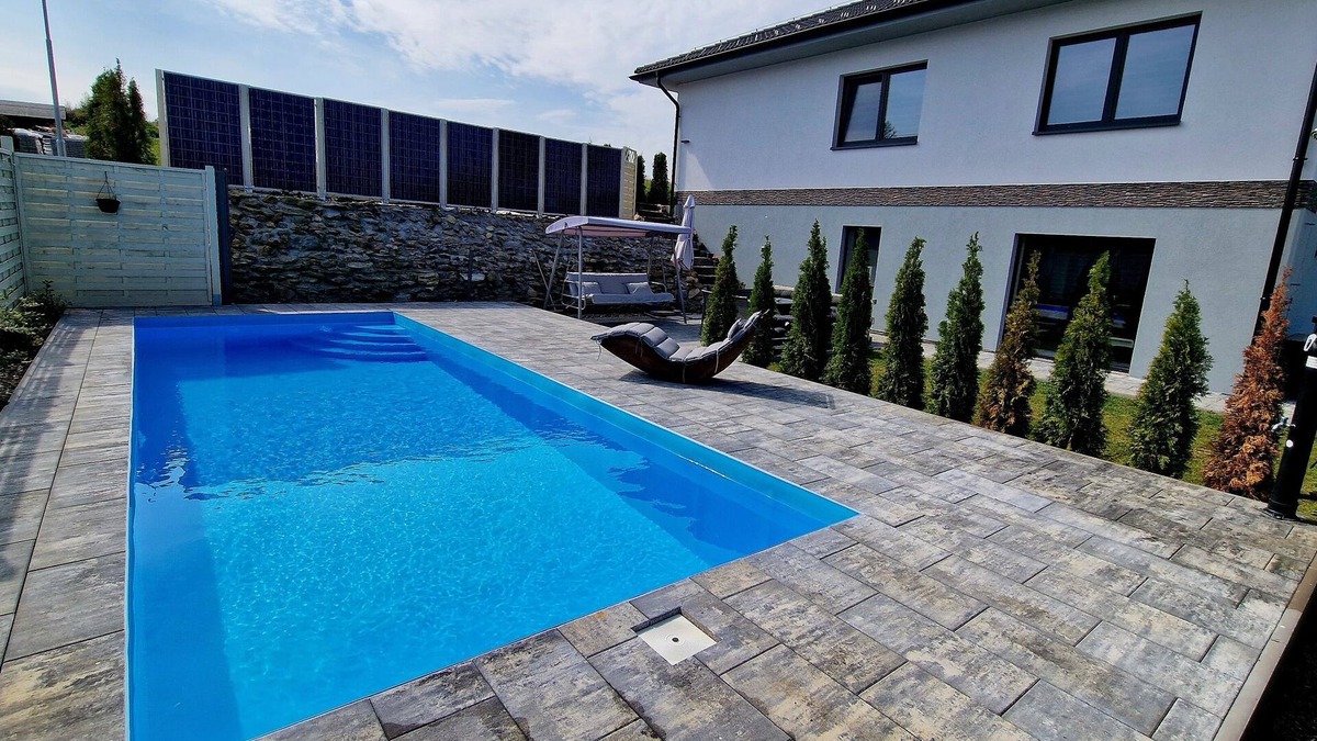 Zajickov House | Pool House La Perla